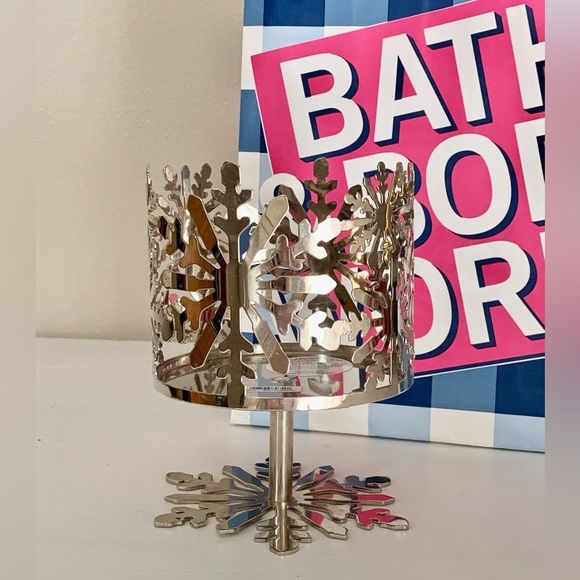Bath and body works 3 wick candle holder. (Candle not included) - Picture 2 of 6